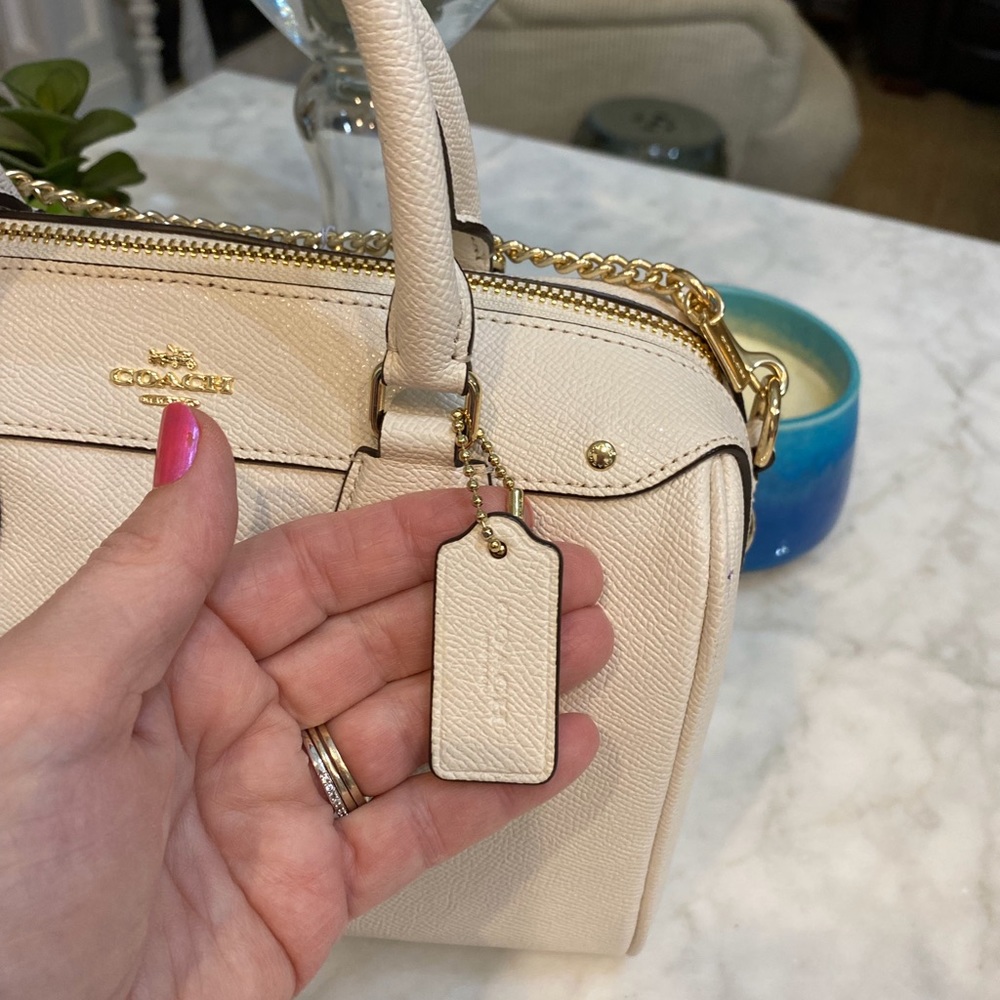 COACH MINI BENNETT SATCHEL!π€ - Picture 2 of 10